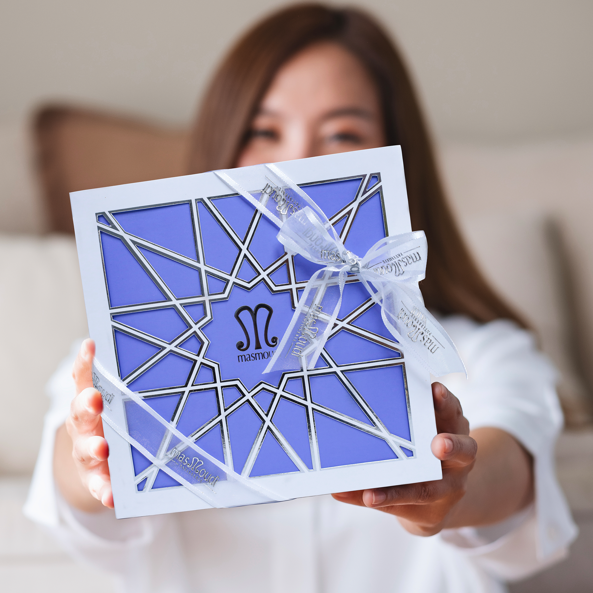 Arabesque Tunisian pastry gift box with 19 assorted sweets