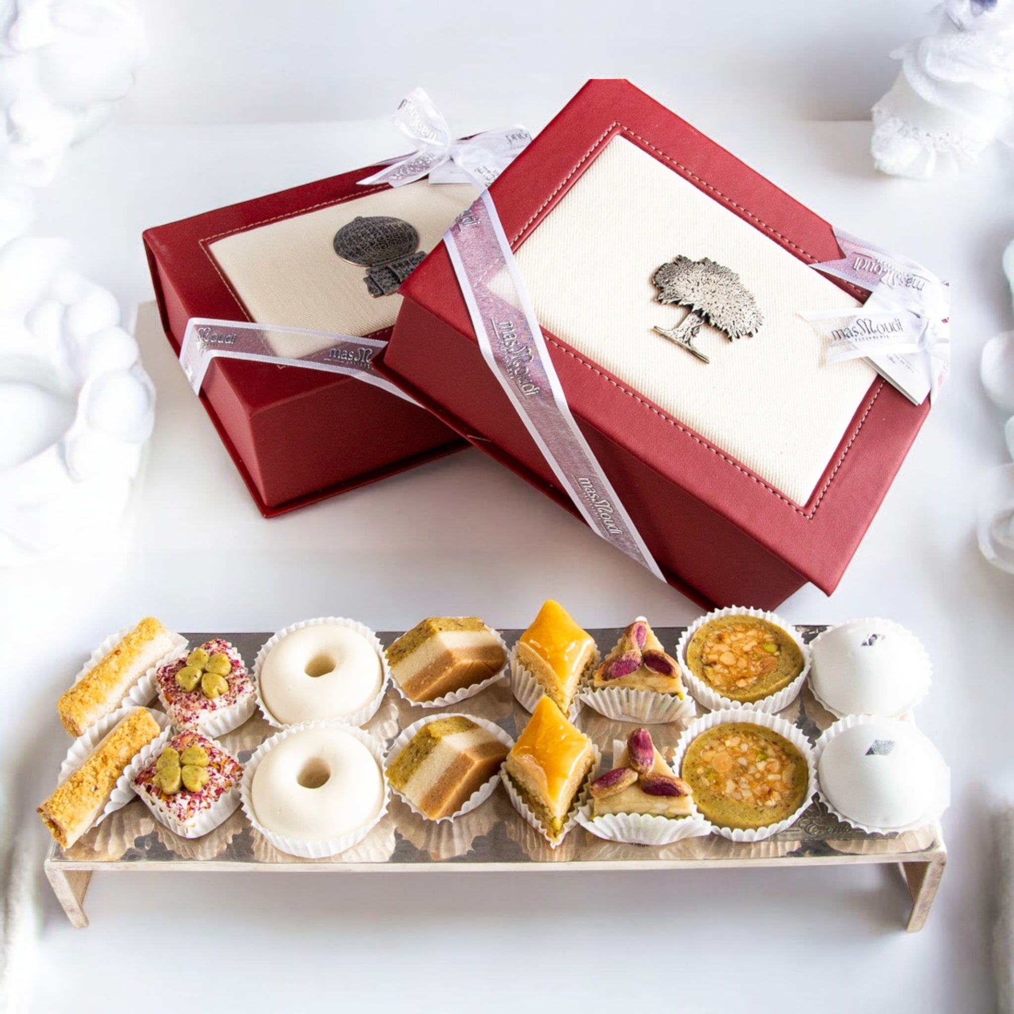 Luxia Jasmin Tunisian pastry gift box in leather-style box with 29 pieces